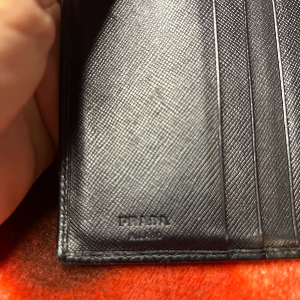 Prada EUC Vintage PTA Foglio in Pelle Saffiano Leather Bifold Black Wallet - Picture 9 of 15